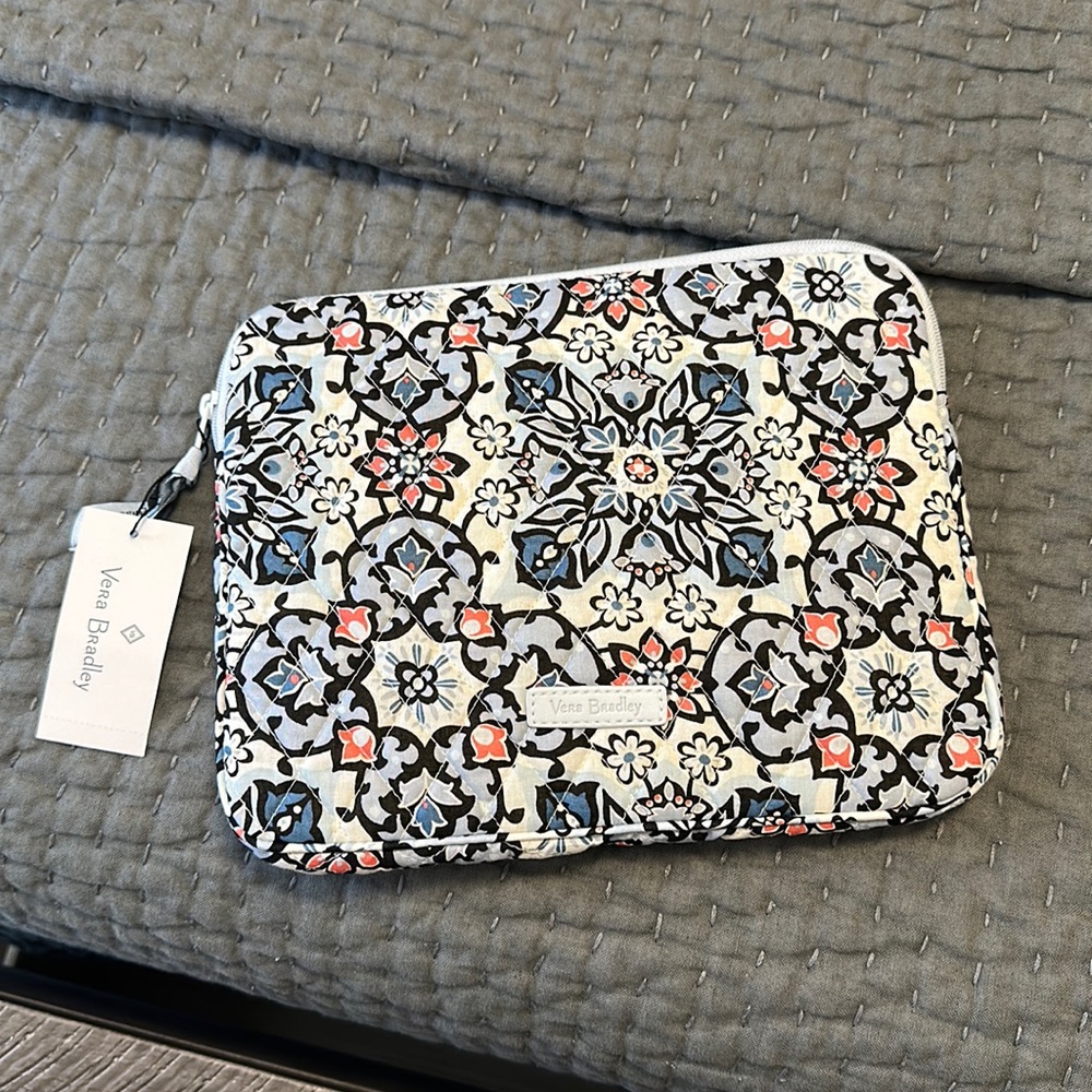 🌸 Vera Bradley NEW Tablet Case!